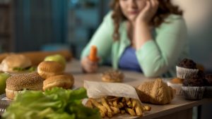 احساس از دست دادن کنترل در اختلال پرخوری یک ویژگی شایع است